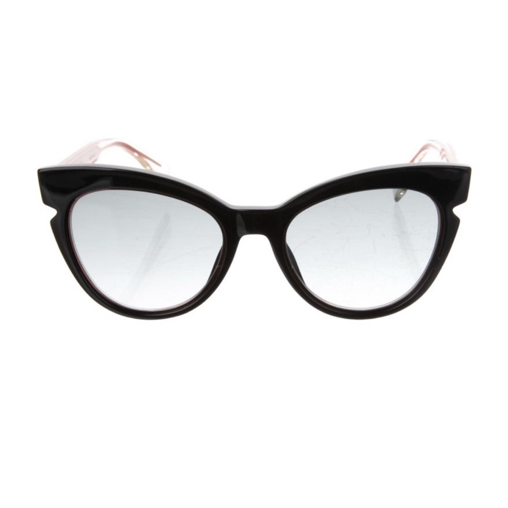 Fendi Black Cat-Eye Glasses Retro-Inspired Accessory